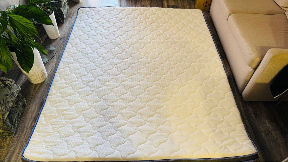 Продам Топпер/ матрас. Для выравнивнивани поверхности спального места