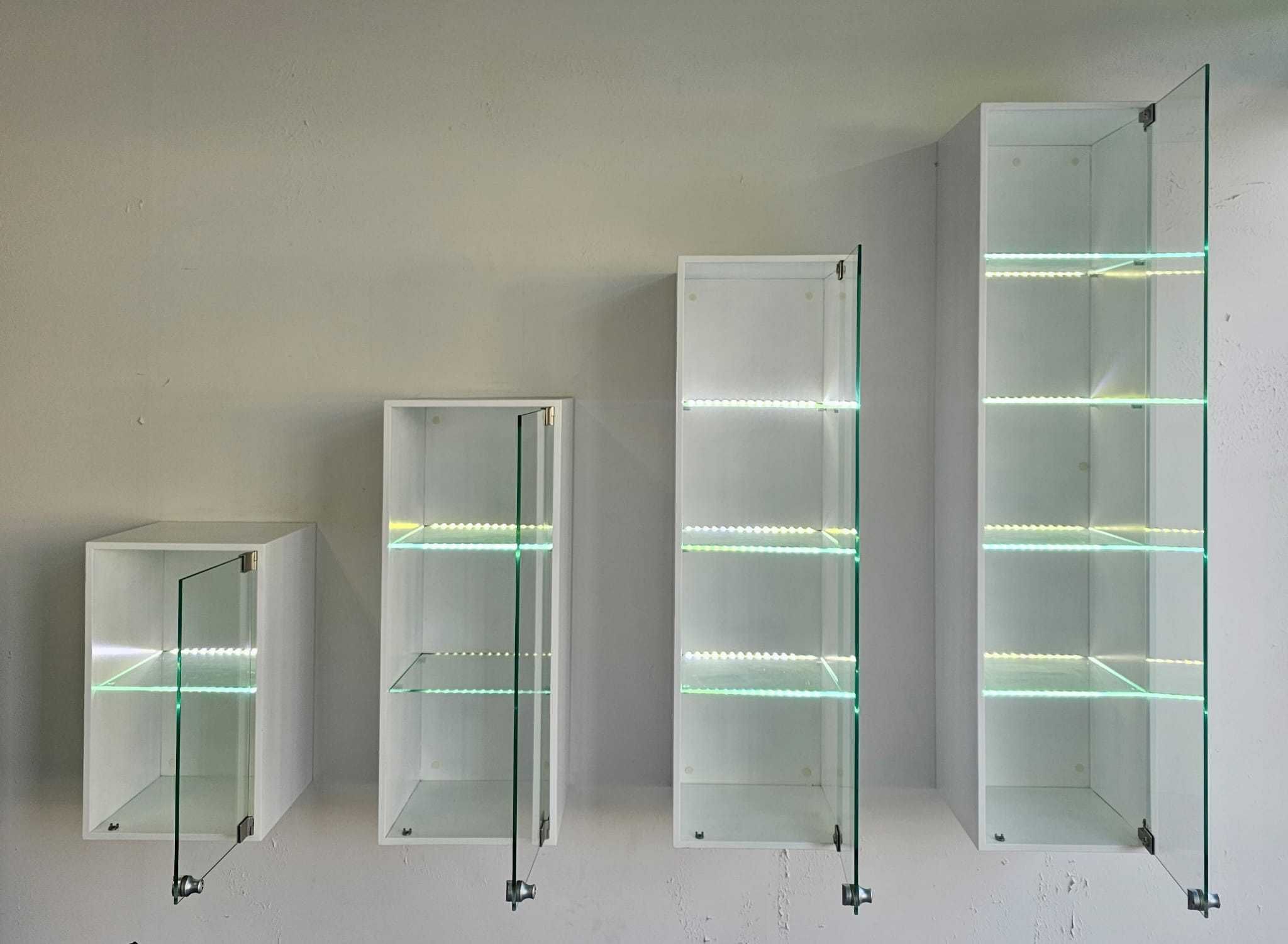 Estantes/Vitrines em Vidro e LED