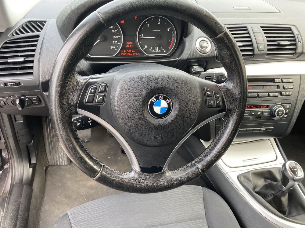 Bmw118 d todo de origem impecavel