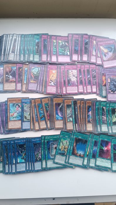 Lote 848 cartas yugioh de várias raridades Konami