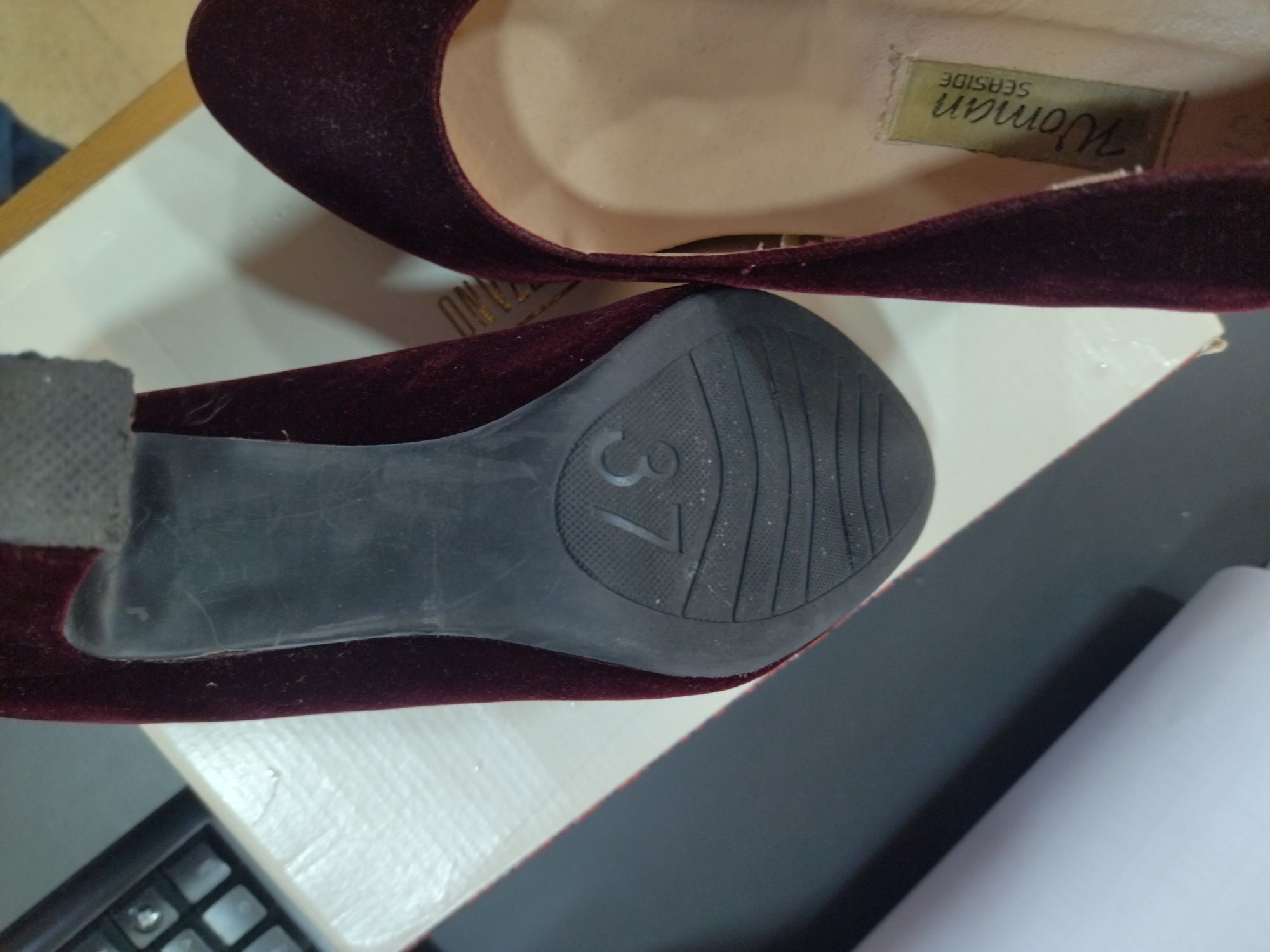 Sapatos em camurça - Novos