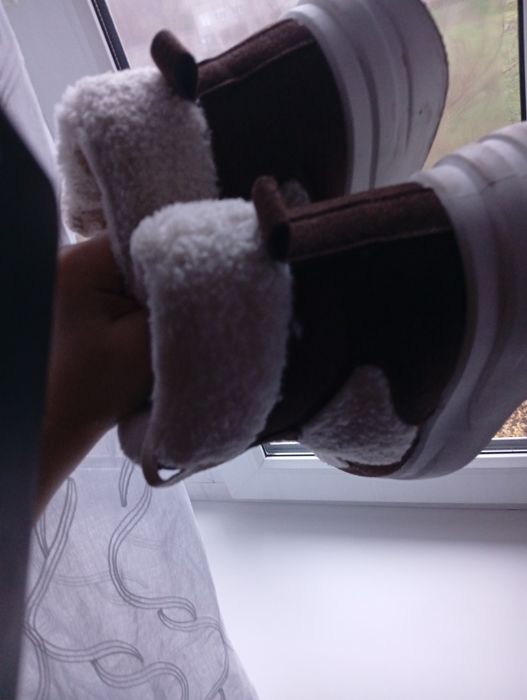 Продам ботинки р39