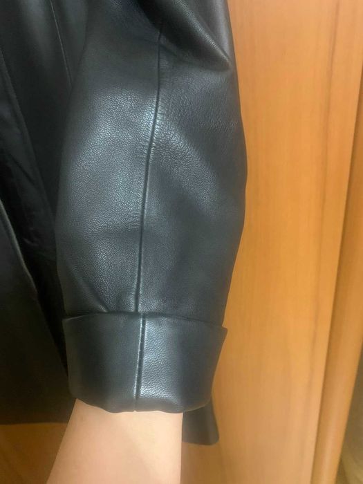 Жіночій плащ шкіряний