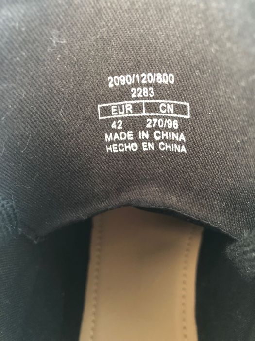 Продам новые мужские ботинки