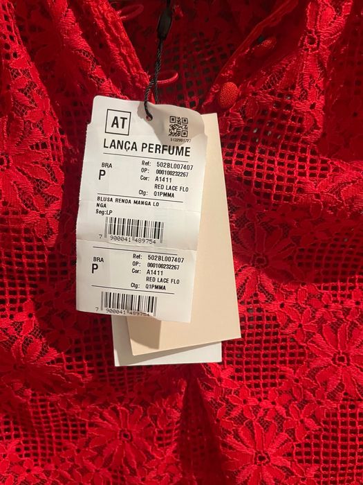 Camisa/blusa lança perfume