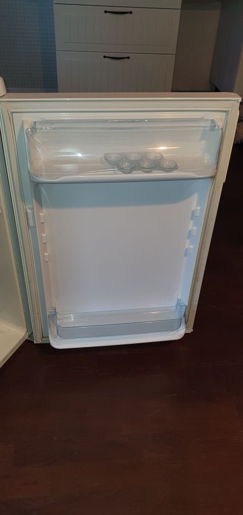 Lodówka Elektrolux wys. 85cm