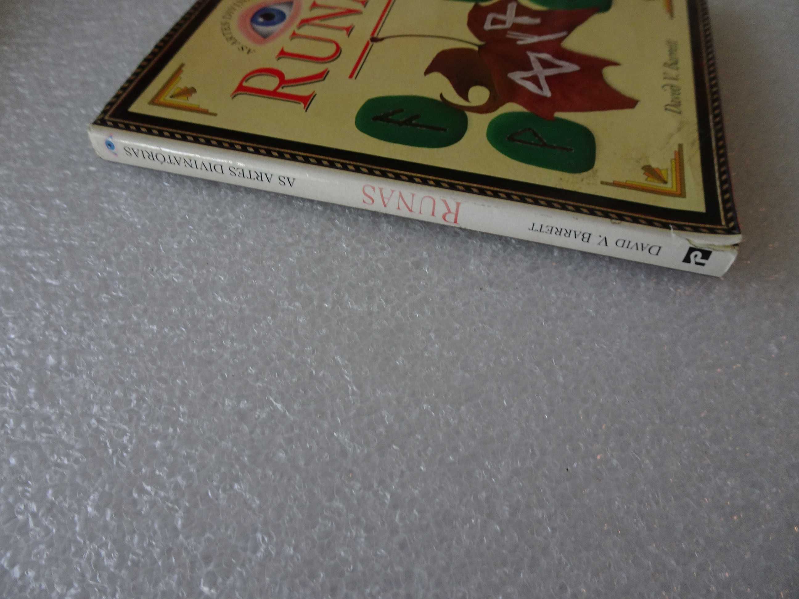 Livro - As Artes Divinatórias - Runas - David V. Barrett