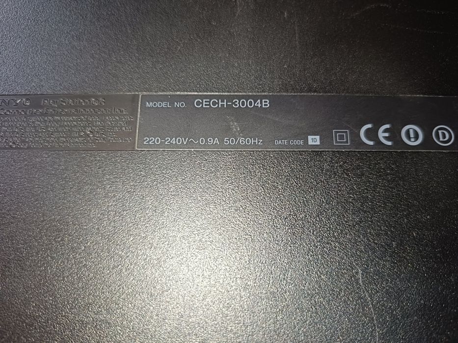 Konsola PlayStation 3 PS3 320GB (CECH-3004B) + 2 pady + 5 gier