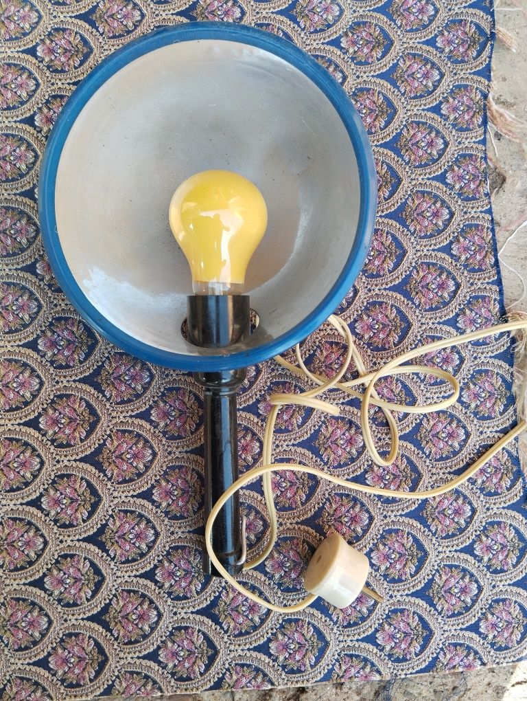 Лампи прожектора для підсвітки.