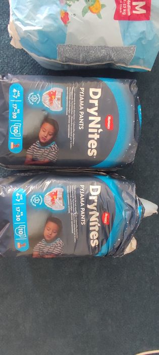 Pieluchy majtki Huggies DryNites 4-7 age 2opak