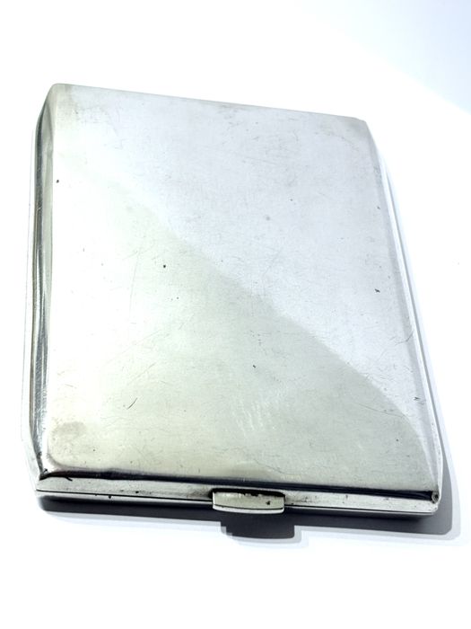 Antiga cigarreira em prata portuguesa lisa contrastada
