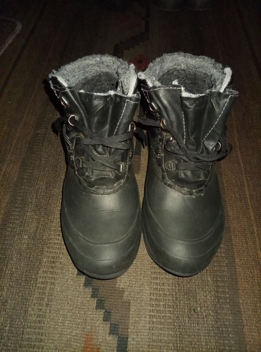 Сноубутси на шнурках,450грн.