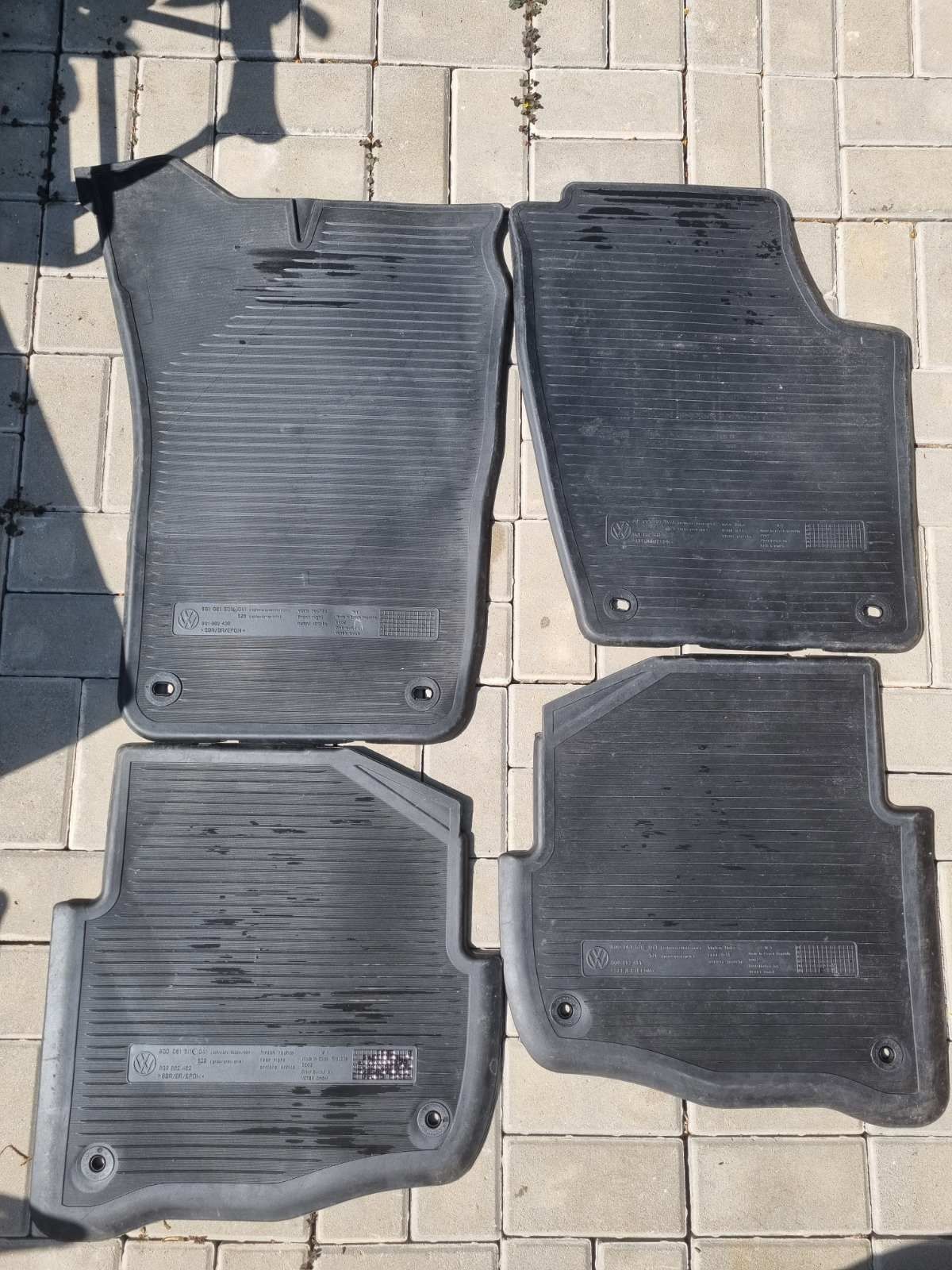 Продам коврики в авто для VW Polo, VW Jetta.
