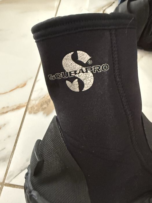 Шкарпетки неопренові, чоботи, рукавички для дайвінгу. Scubapro