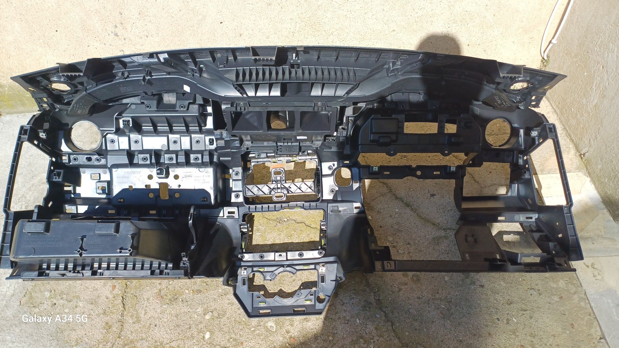 Deska rozdzielcza konsola dacia duster ll