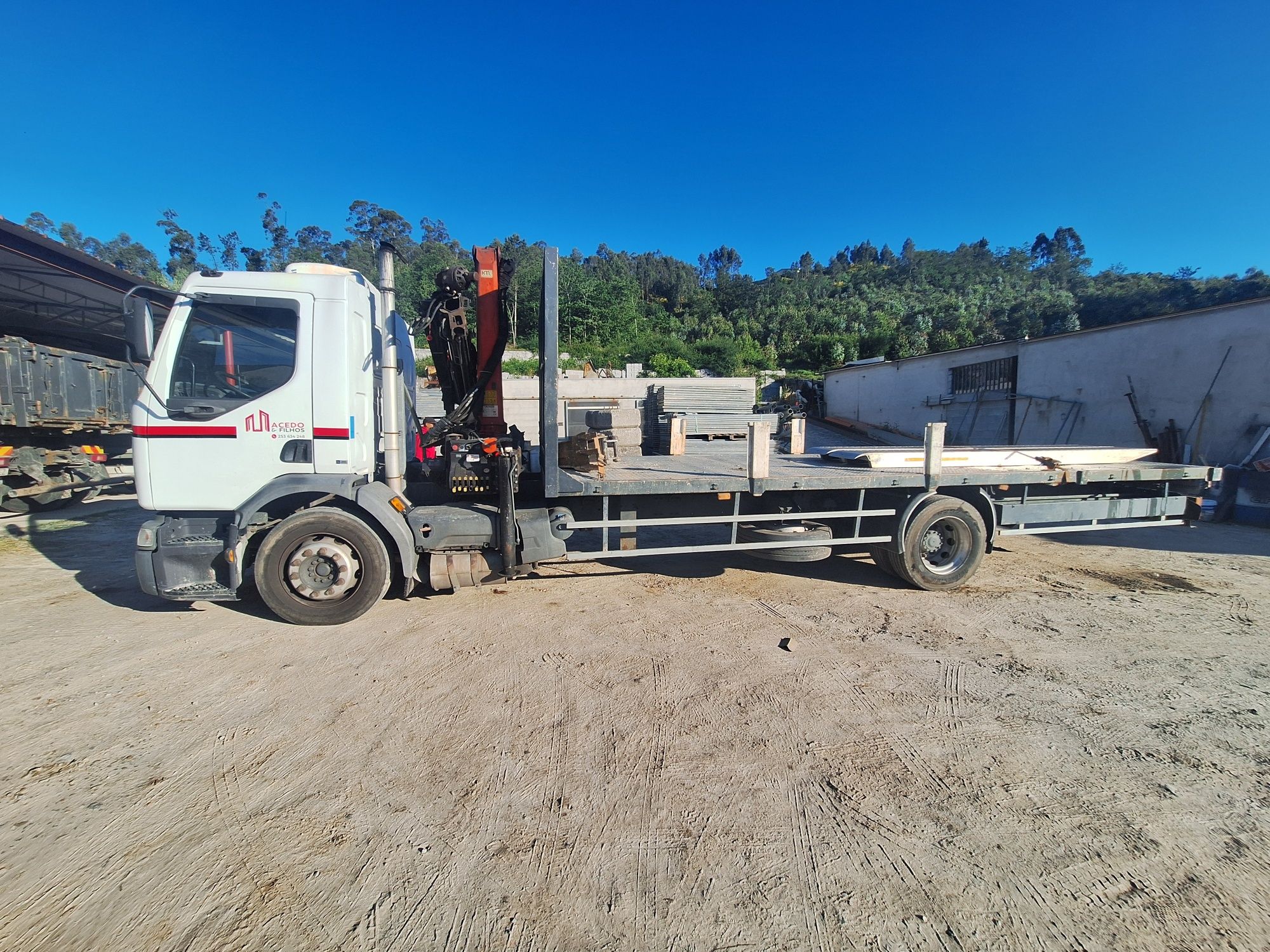 Camiao Renault Premium 200 com grua
