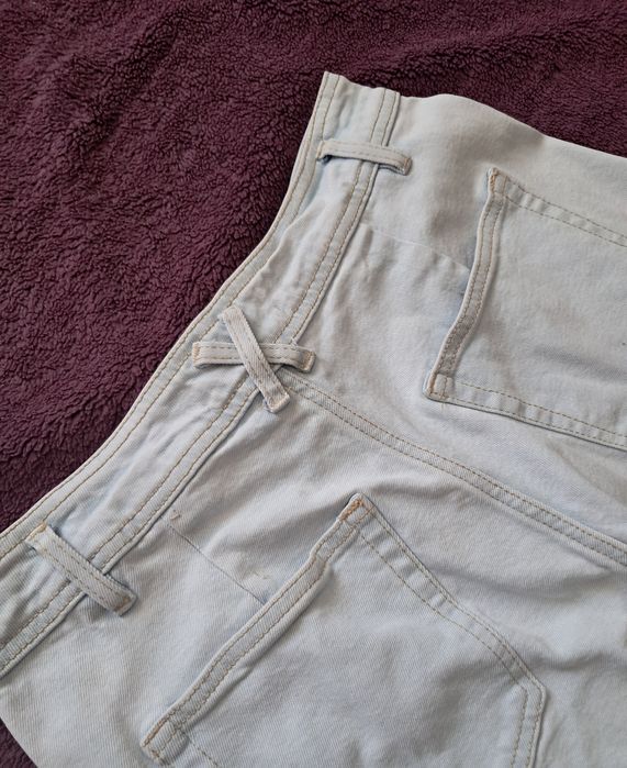 Джинси жіночі світло-блакитні кюлоти stradivarius розмір L-XL/42