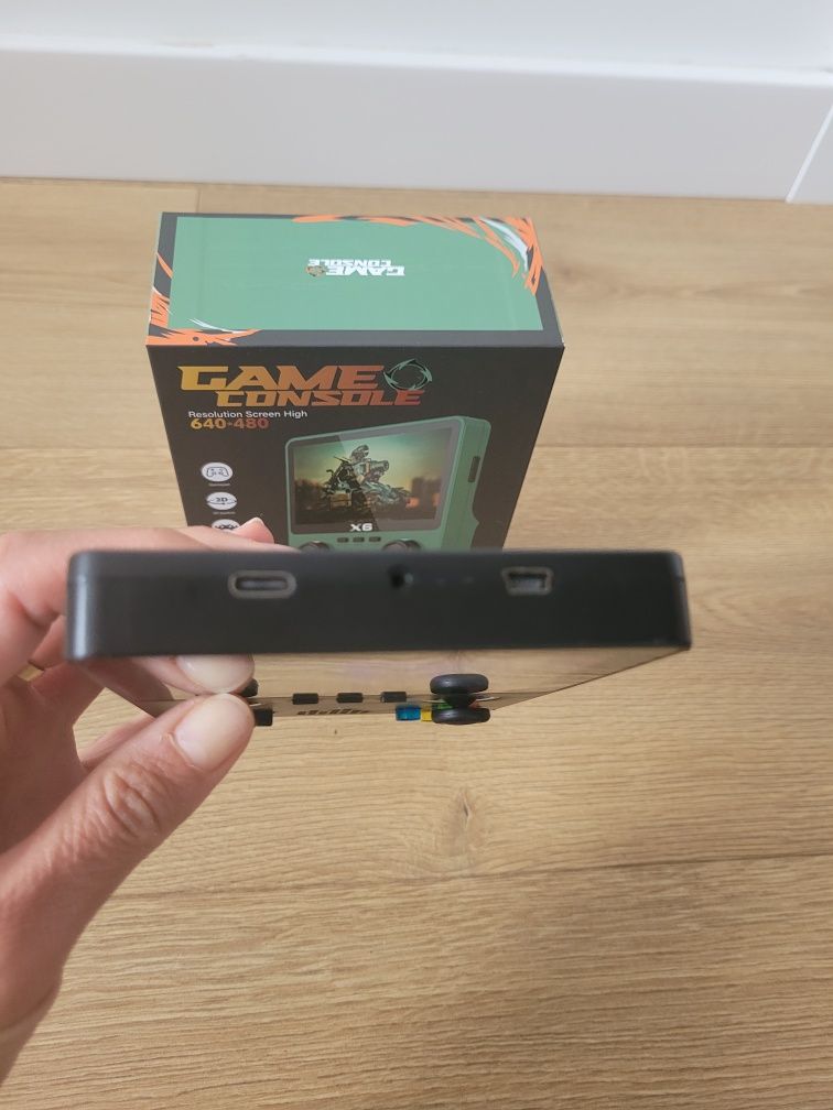 Konsola przenośna, gameboy, 10 000 gier, model x6

Konsola retro 10000