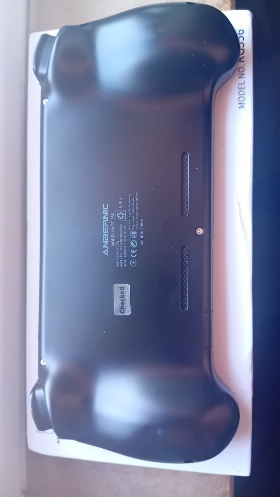 Vendo Ambernic RG556