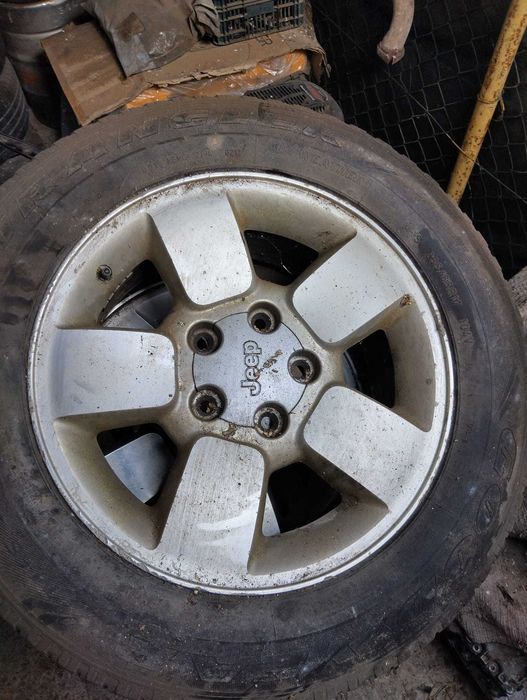 5 jantes com pneus 235/75R17 Jeep WJ/WG