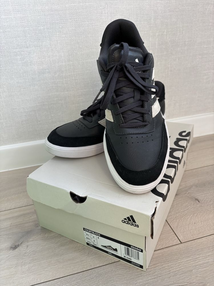 Adidas courtblock