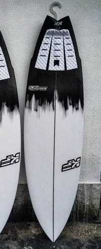 2 Surfboards: KillerFish 5'11 swallow, Fatum 5'10