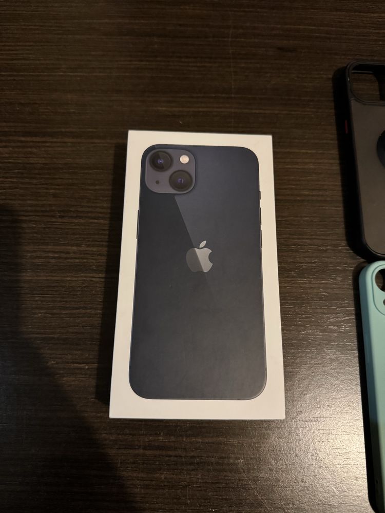 Iphone 13 praticanente novo. Oferta de varias capas