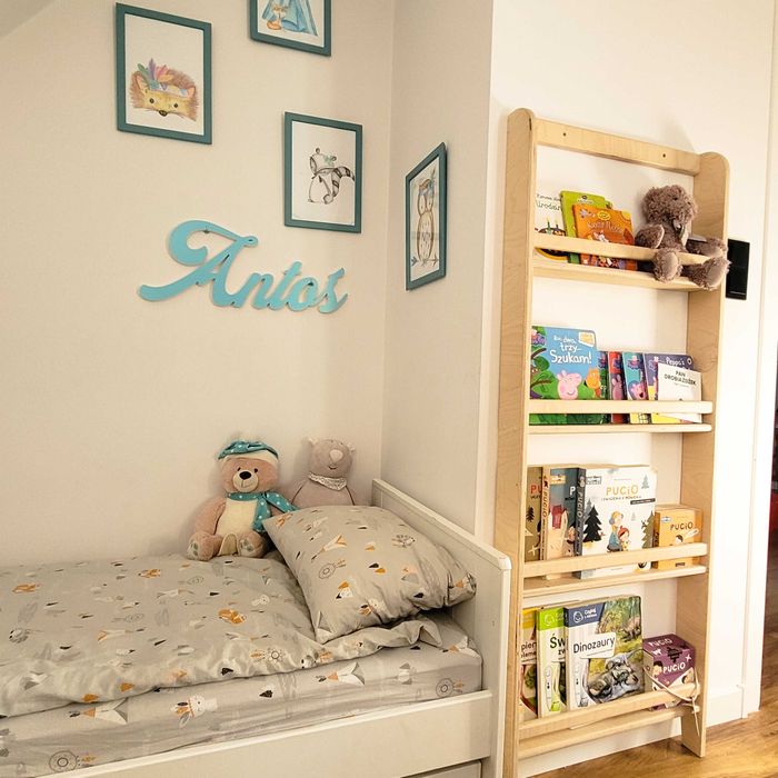 Drewniana biblioteczka Montessori, regał na książki dla dzieci