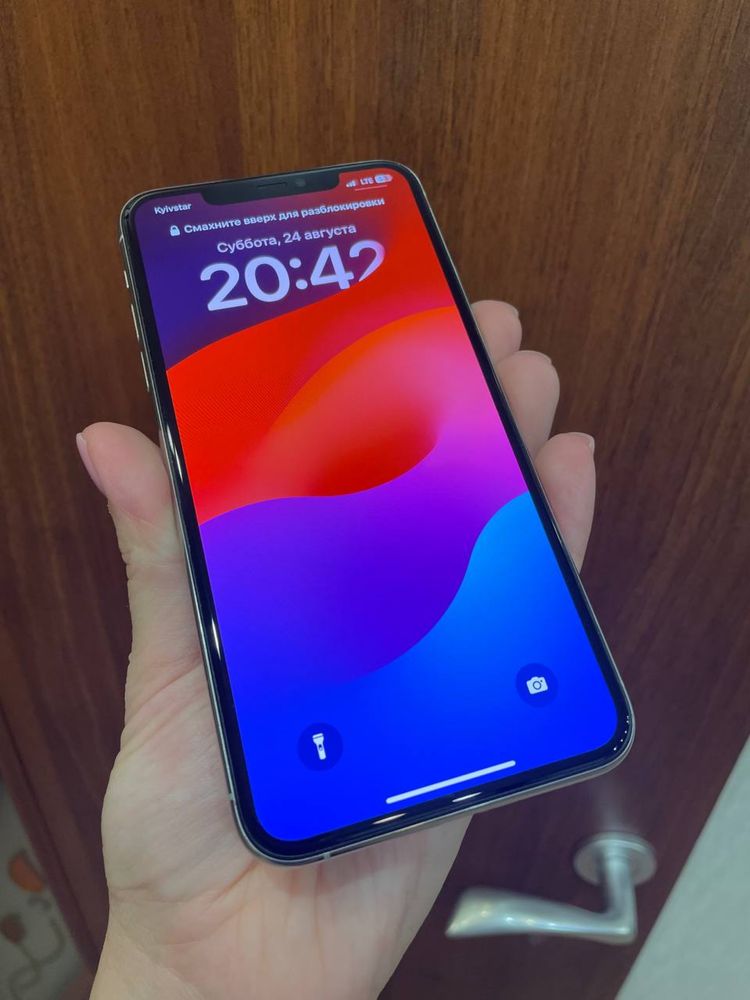 Apple Iphone 11 pro max 256 White