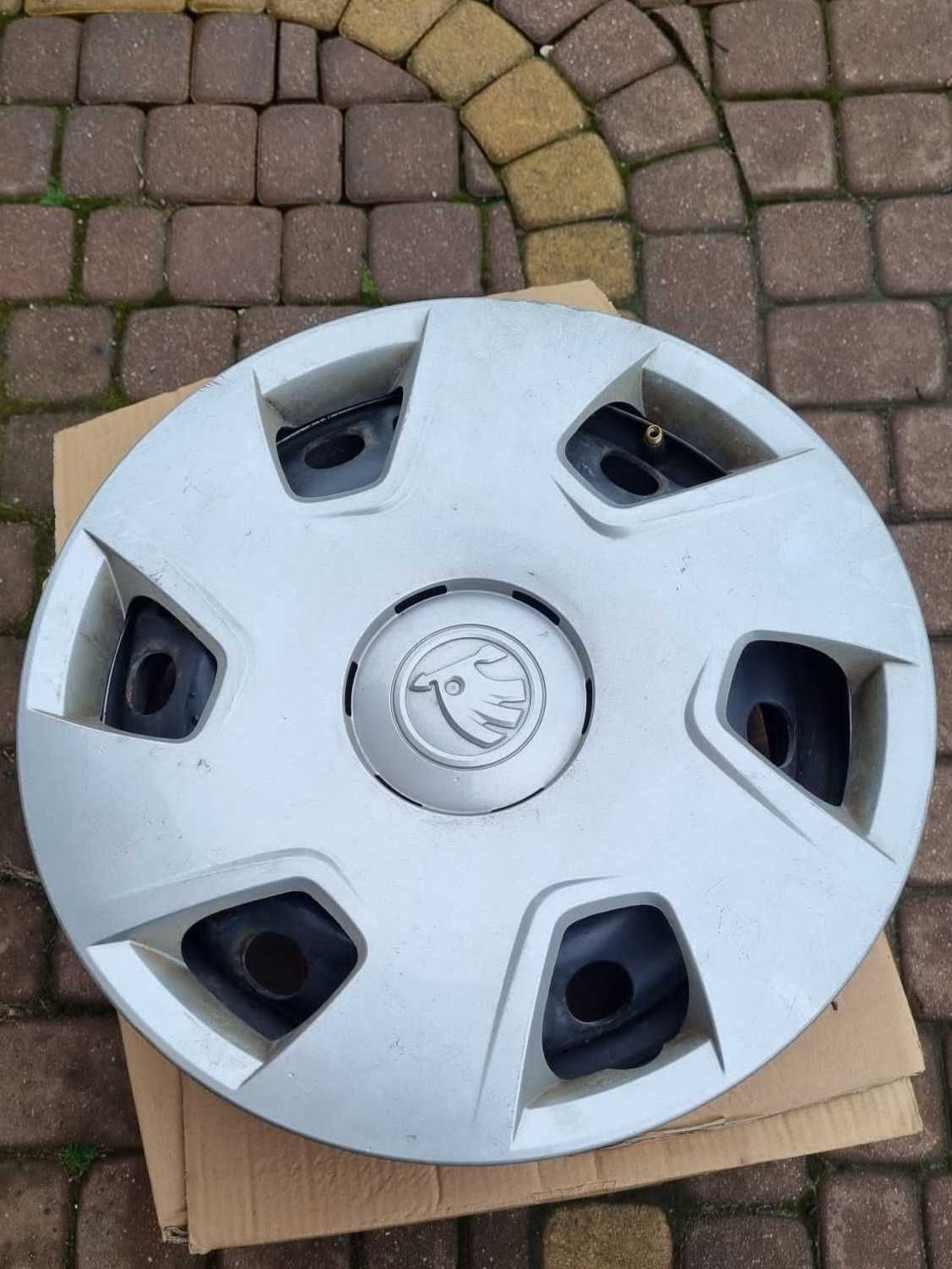 15" używane 4 Felgi+kołpaki oryginał 5x100 Fabia Roomster Scala Rapid