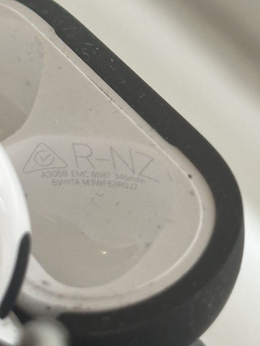Słuchawki douszne (jedna) APPLE AirPods 4 ANC z case