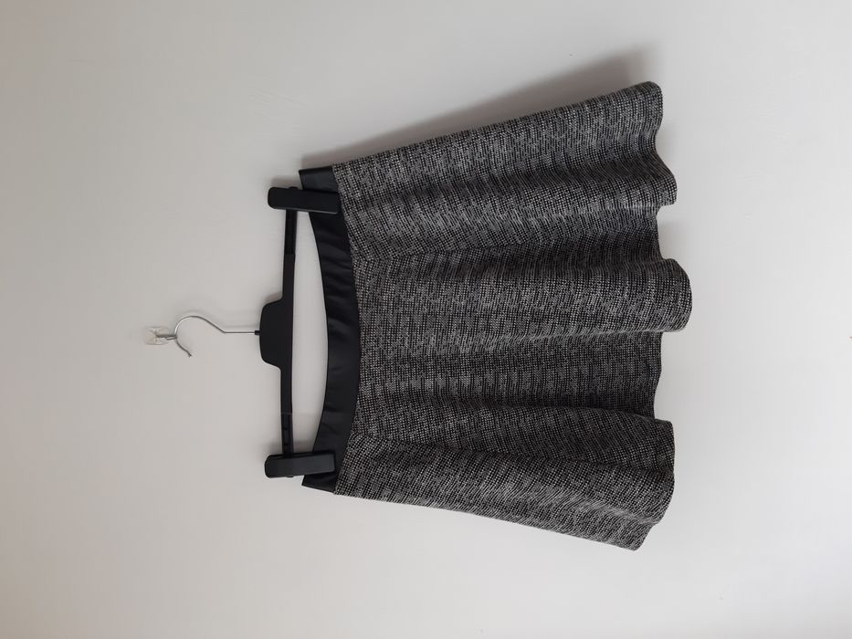 Melanżowa spodniczka m h&m 38 rozkloszowana