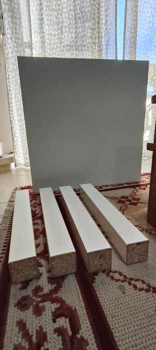Mesa de apoio branca. IKEA: LACK
Mesa de apoio, branco, 55x55 cm