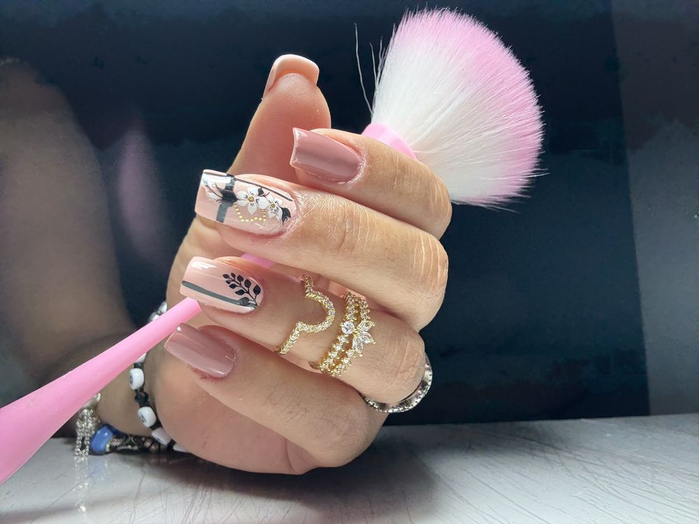 Unhas Perfeitas em Gel e Decoração –