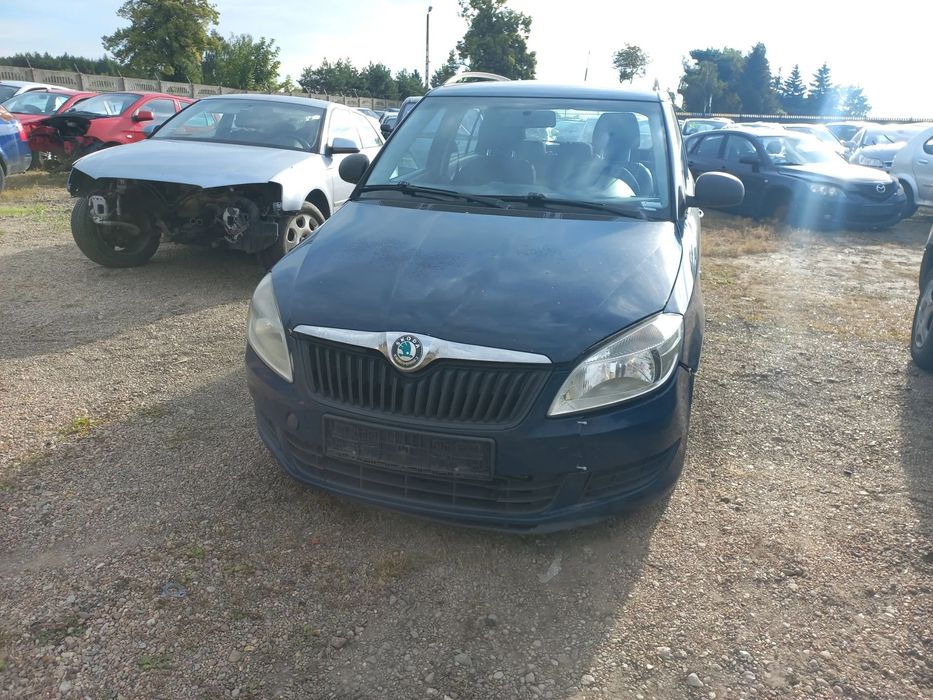 Skoda Fabia II kombi 1.6 TDI 11r LF5A maska pokrywa silnika kompletna