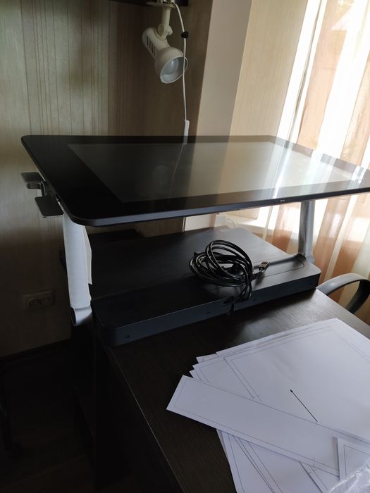 Монитор планшет Wacom Cintiq 27QHD (DTK-2700) + подставка Cintiq Ergo