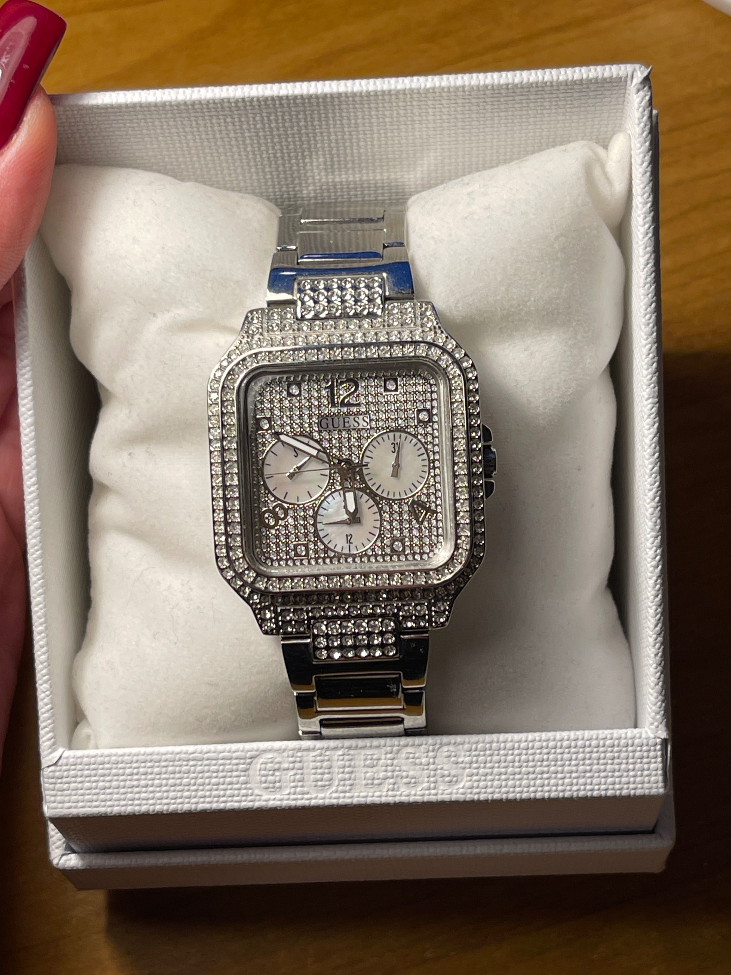 Nowy Zegarek Guess