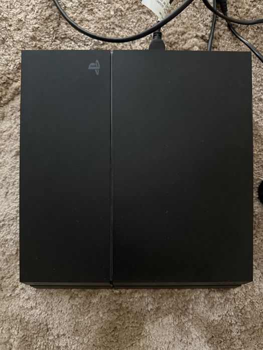 продам play station 4 в дуже хорошому стані