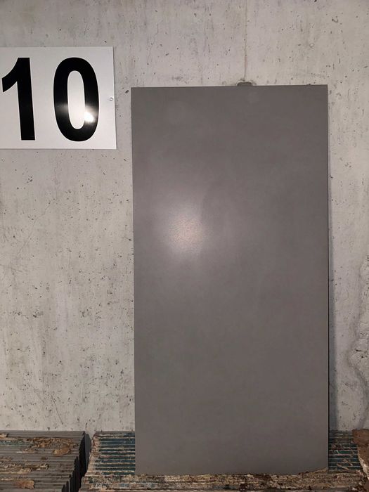 sprzedam płytki gresowe barwione w masie paradyż intero grys gat 2