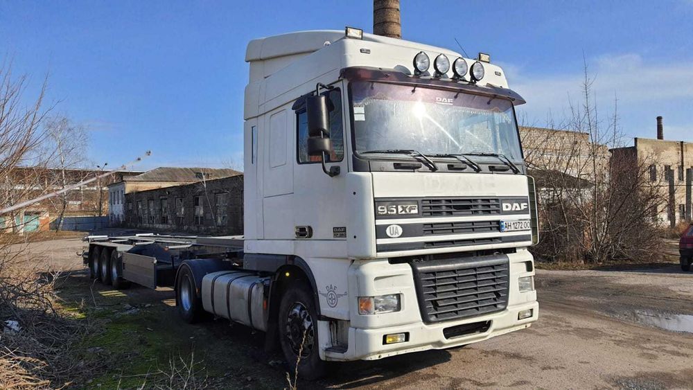Продам тягач DAF XF95 напівпричіп ROBUSTE