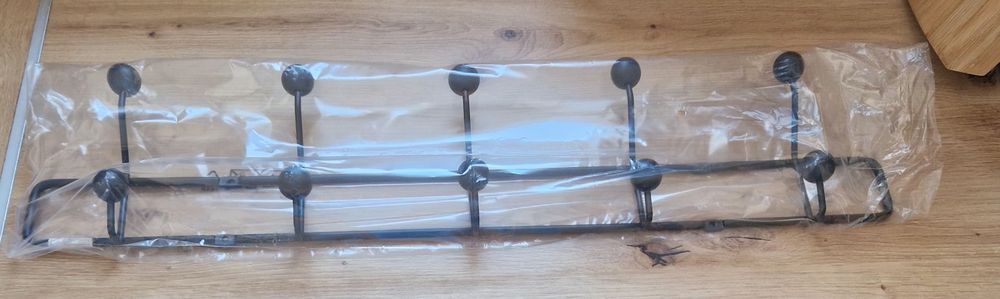 Nowy wieszak naścienny do przedpokoju