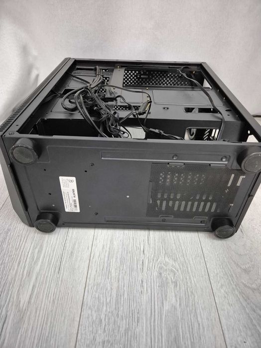 ATX корпус QUBE Breeze ARGB (4x120mm FAN) з класним продувом. Trade-in