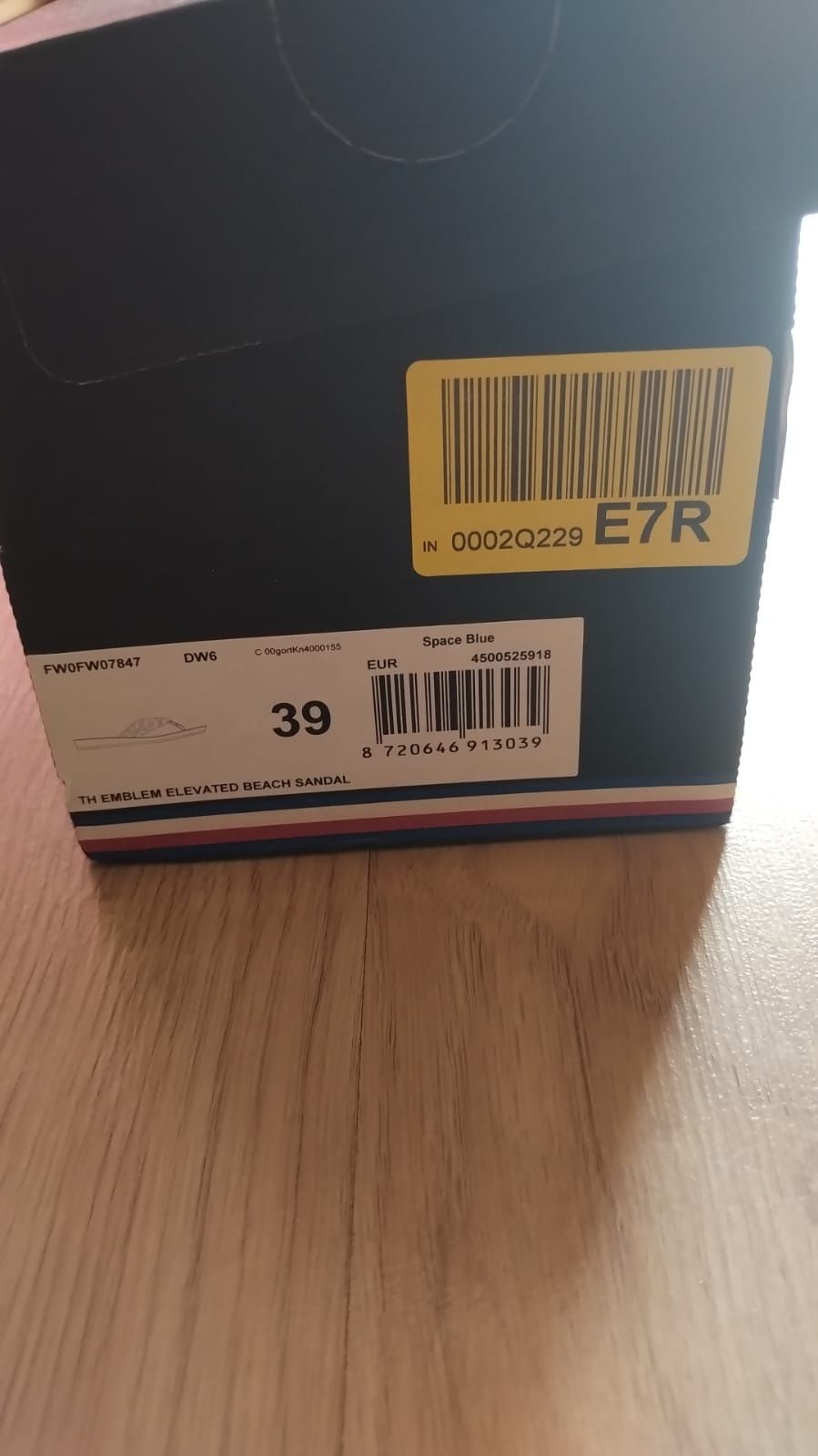 Oryginalne japonki/klapki Tommy Hilfiger – NOWE z metką!