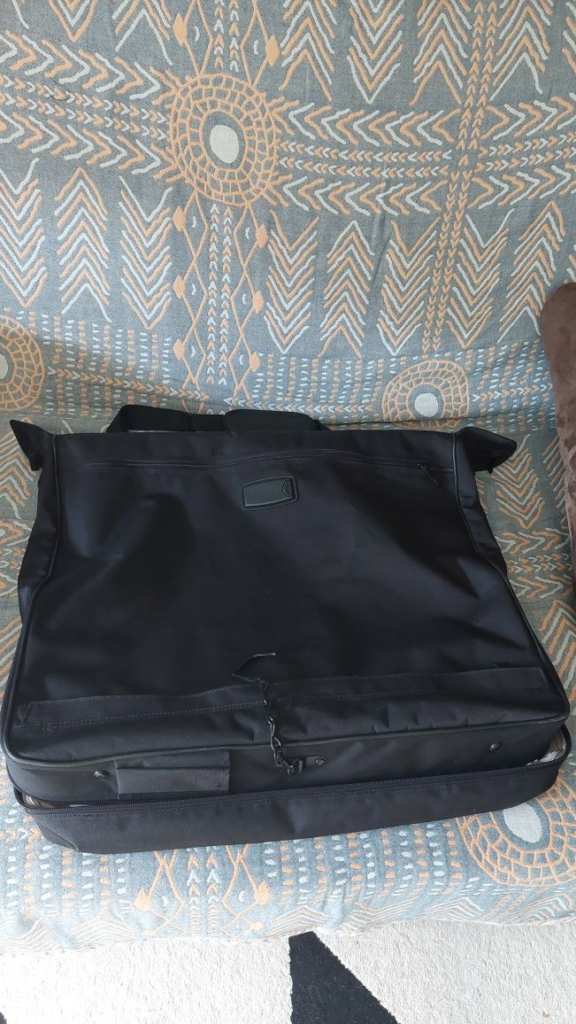 Torba na garnitur Titan Continental