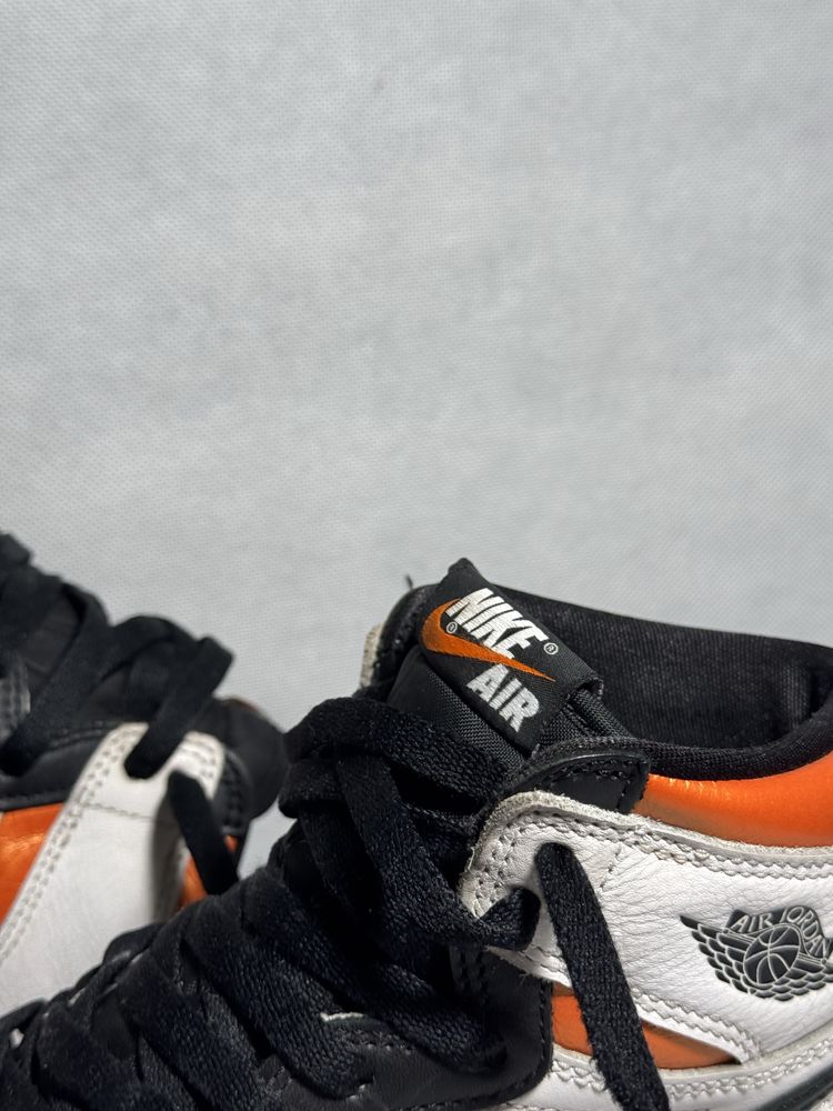 Jordan 1 electro orange