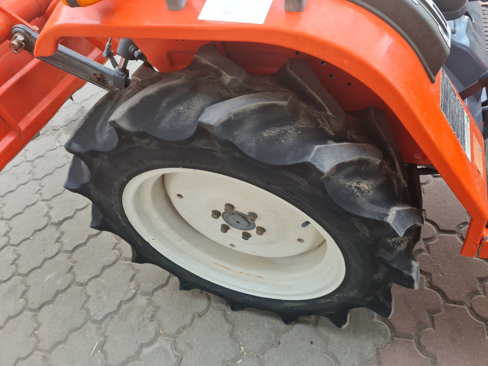 Продам мини трактор kubota aste 195.