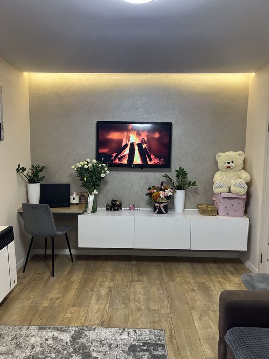 Квартира з новим  ремонтом, меблями та технікою