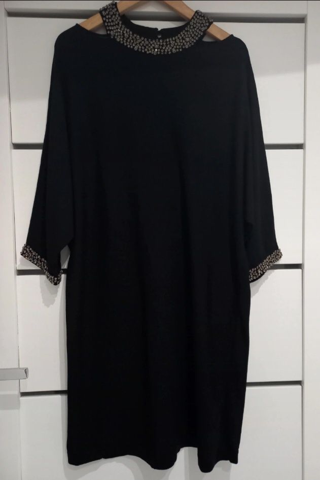 Elegancka sukienka Hexeline r. L