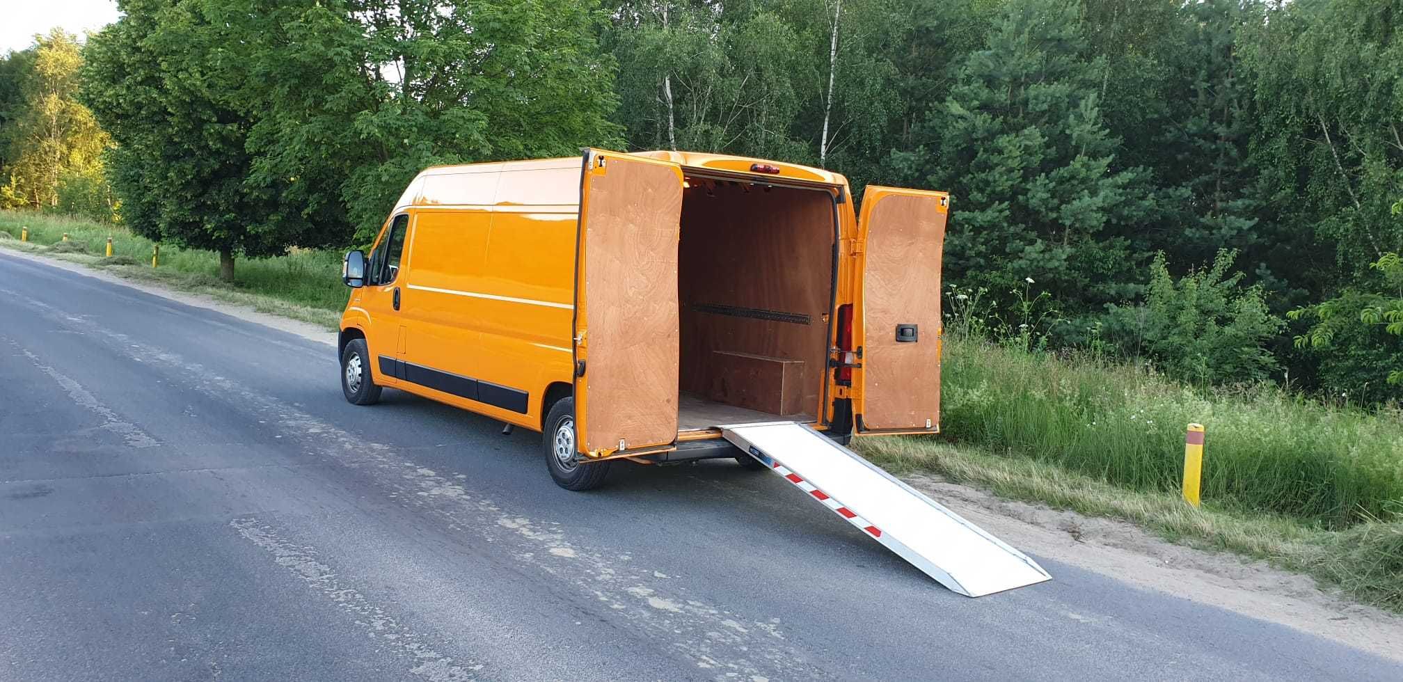 Wynajem Aut Dostawczych Wypożyczalnia Bus busy na parking podziemny