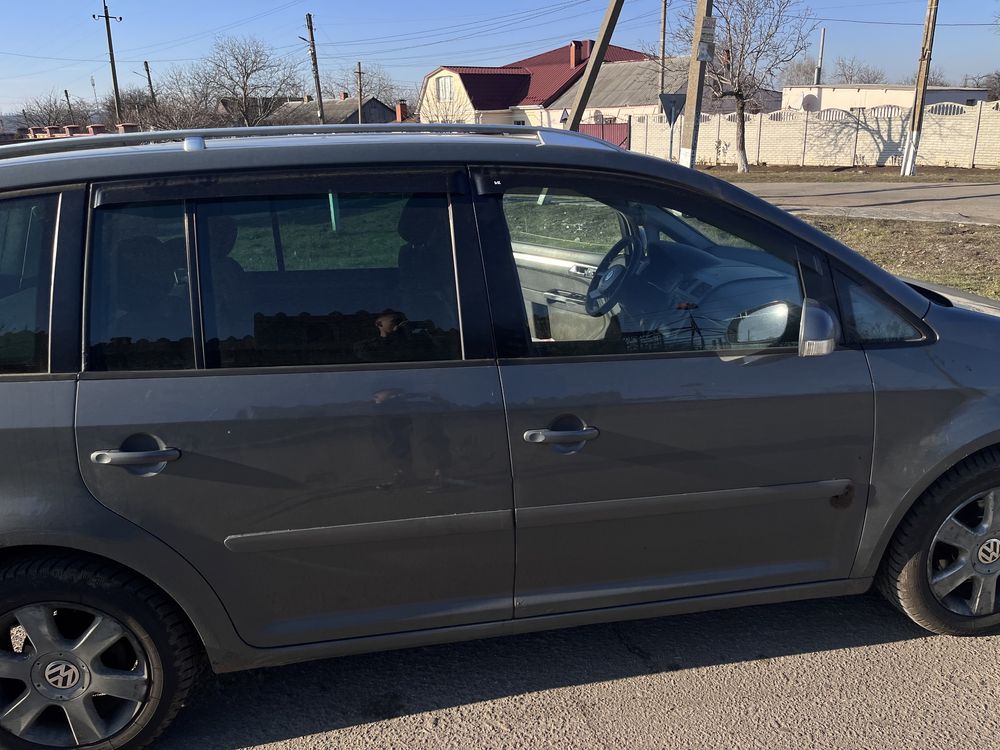 Продам Volkswagen touran